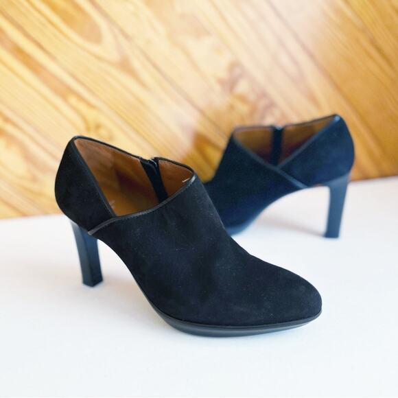 Aquatalia Suede Side Zip Ankle Bootie - Picture 1 of 9